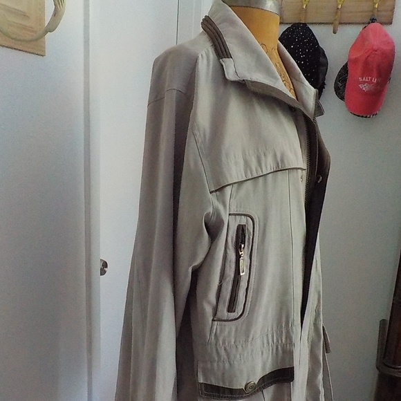 Mian Classic Taupe Micro Satin Jacket - Picture 3 of 11